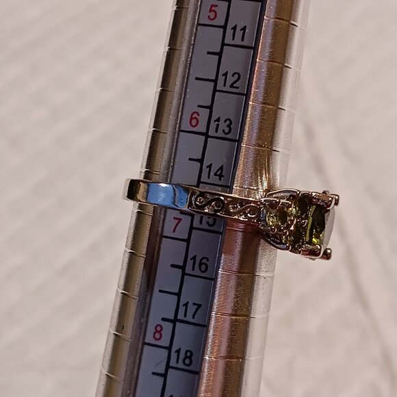 Olive Green Peridot Birthstone Silver Fashion Ring Size 7 NWOT - Picture 9 of 15